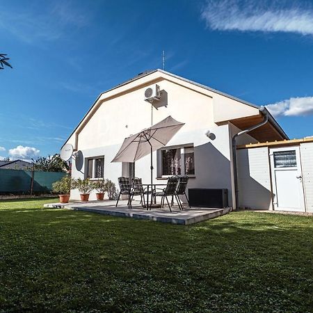 Xlsuite Apartment Comfort Piest'any Esterno foto