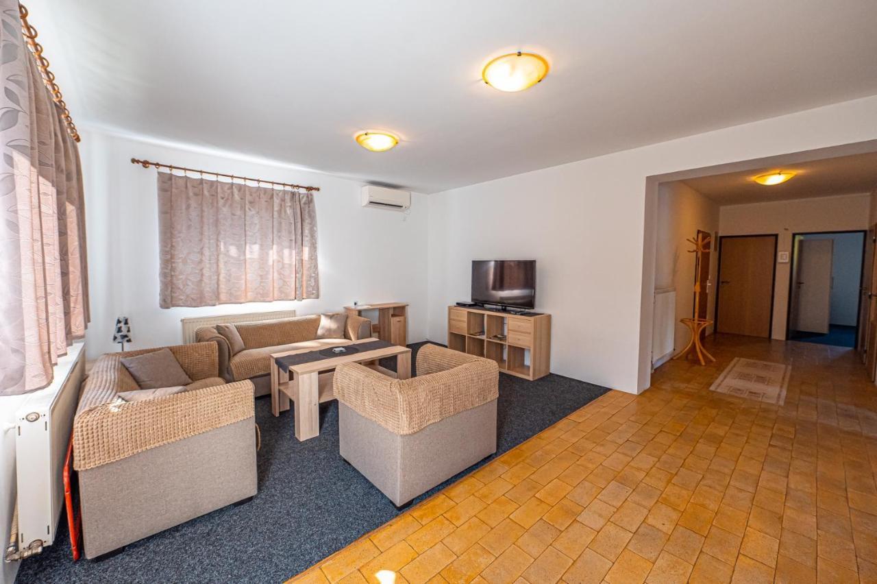 Xlsuite Apartment Comfort Piest'any Esterno foto