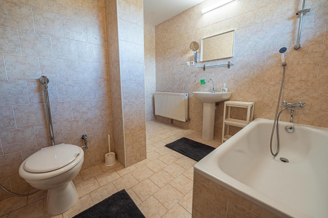 Xlsuite Apartment Comfort Piest'any Esterno foto