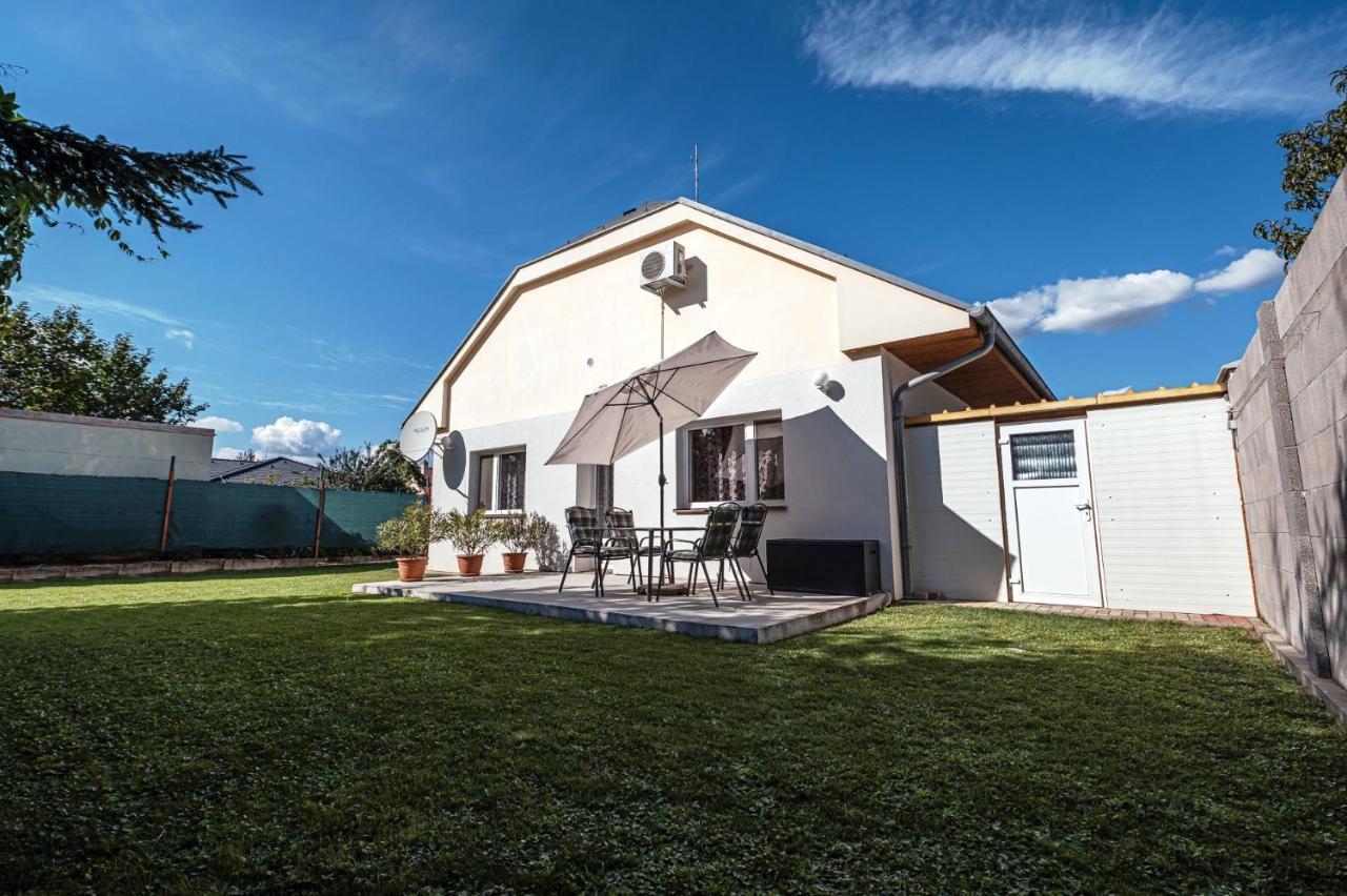 Xlsuite Apartment Comfort Piest'any Esterno foto
