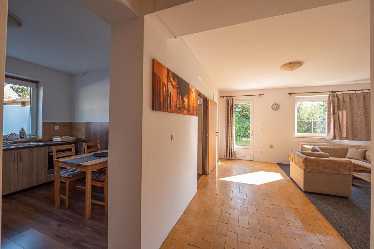 Xlsuite Apartment Comfort Piest'any Esterno foto