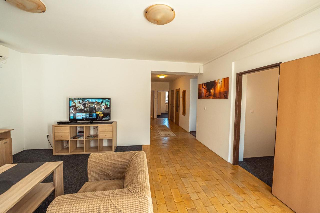 Xlsuite Apartment Comfort Piest'any Esterno foto
