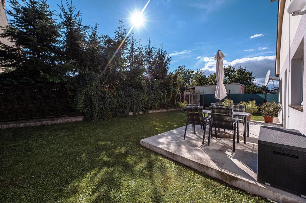 Xlsuite Apartment Comfort Piest'any Esterno foto