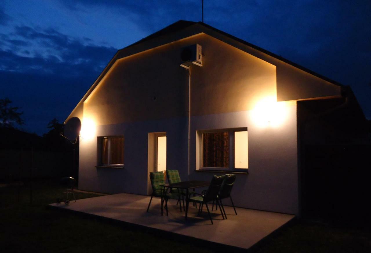 Xlsuite Apartment Comfort Piest'any Esterno foto
